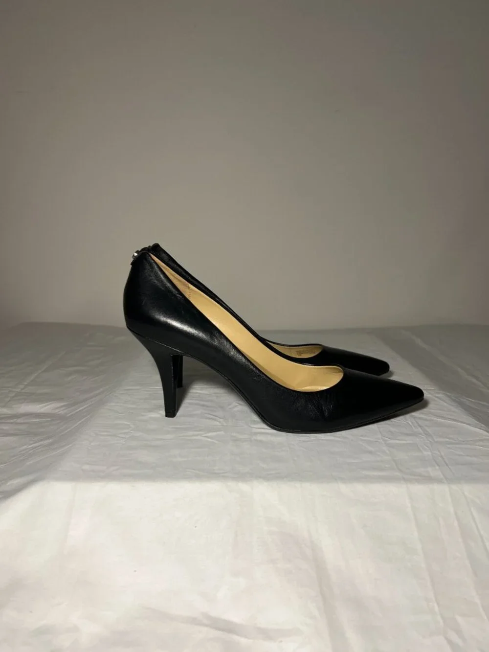 Michael Kors Women’s 11M Black Mid Leather Pump Classic Stiletto-Style Preppy He
